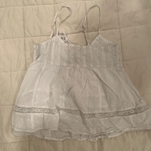 White Flowy Tank - Picture 4 of 4